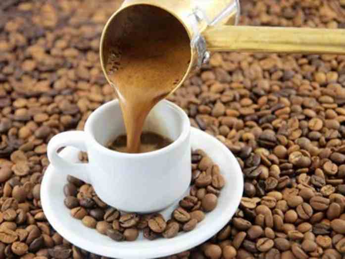 Кофе - еще один продукт, потребляемый греками в огромных количествах, и существует множество разновидностей